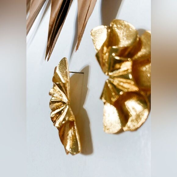 Flower statement earrings #711 - Picture 4 of 5